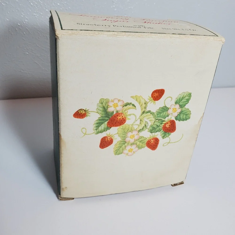 VTG 1979 Avon Porcelain Strawberry Sugar Shaker 22k Gold Trim W/Talc In Box‎